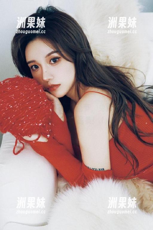 Yuna (윤아)盛装万圣节，免费分享她的精彩写真作品集！.txt